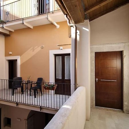 Casa Castello 63 Guest House LʼAquila Extérieur photo